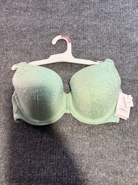 Auden Lace Underwire Bra in Mint